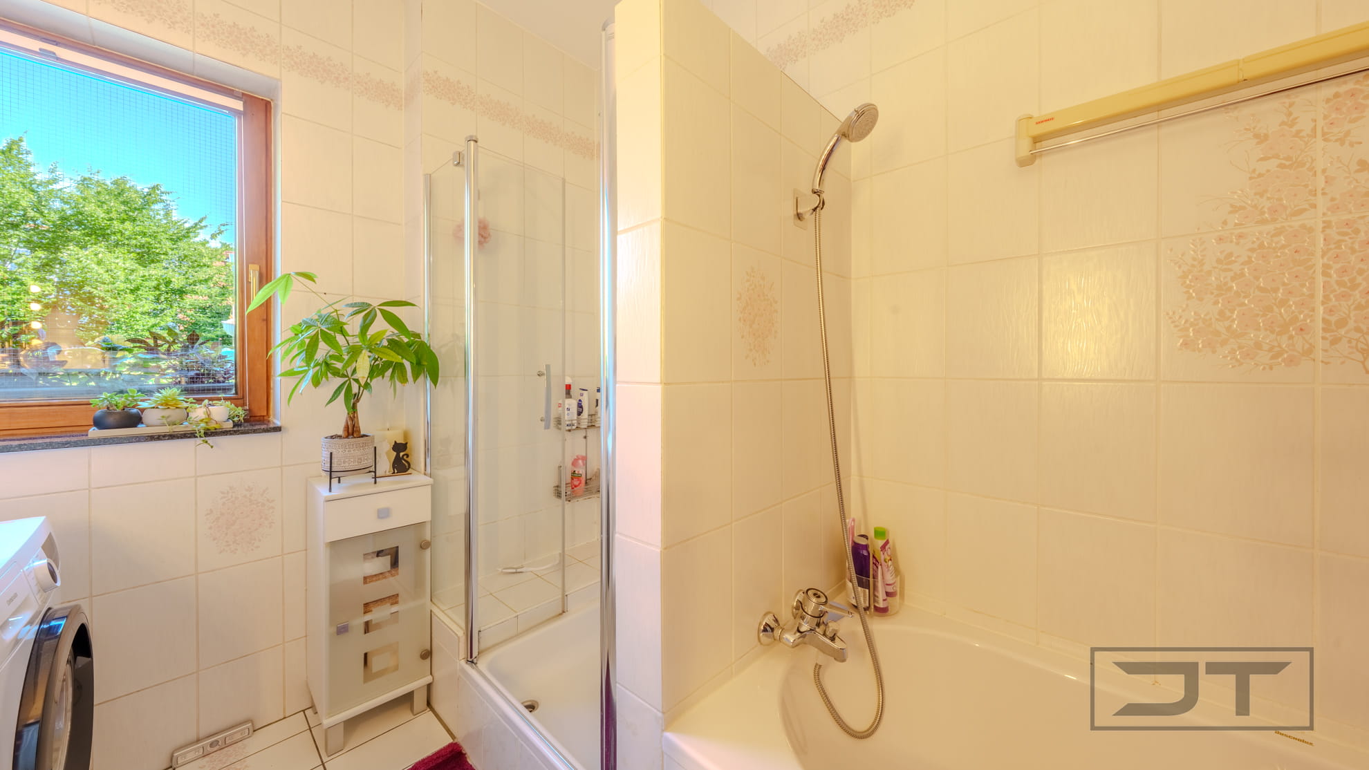Dusche und Badewanne-18