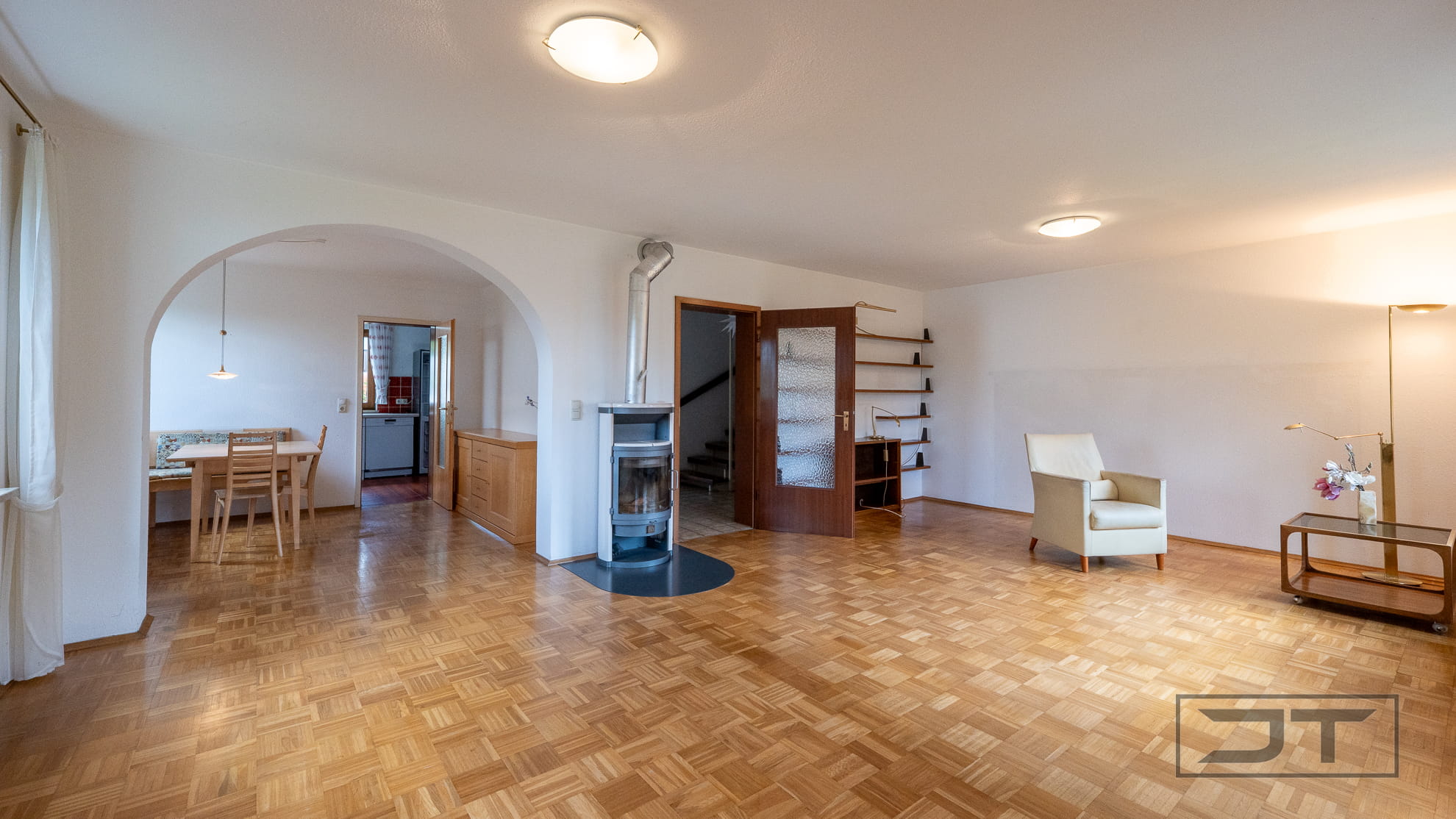 JT - Thamer Immobilien Wohnzimmer mit Essbereich (25 von 1)