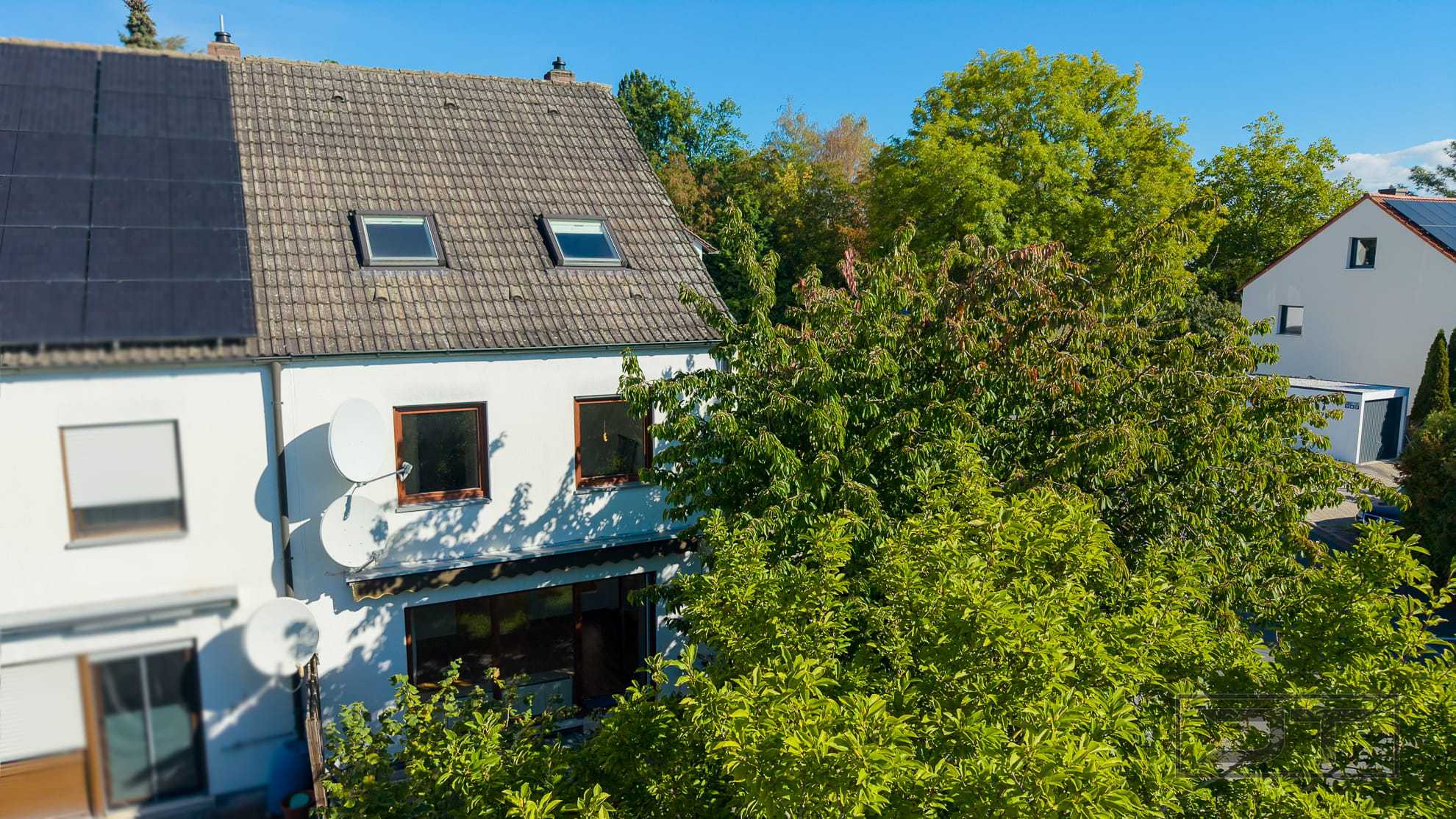 2018 modernisiertes REH mit Kirschbaum und gemütlichem Garten am Roten Hügel!