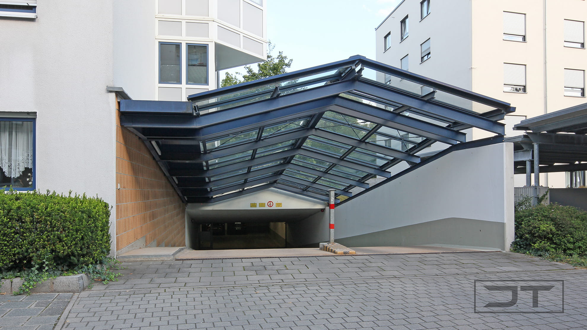 Einfahrt Tiefgarage (135 von 1)