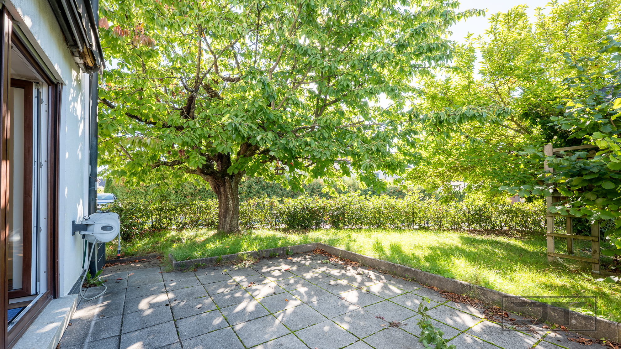 Terrasse mit Kirschbaum JT - Thame-r Immobilien (76 von 1)
