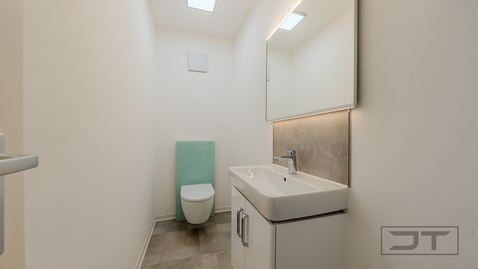 WC Damen neu