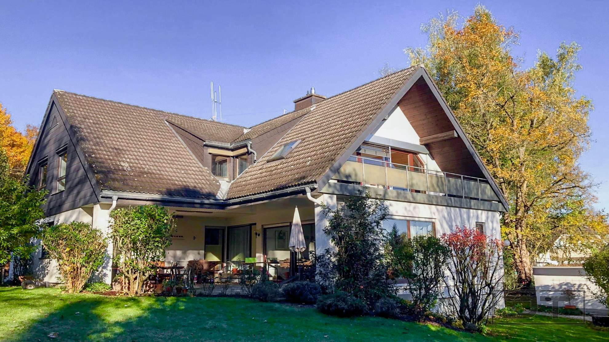 Einfamilienhaus-Charme auf 2 Etagen mit eigenem Garten in Münchberger Bestlage!